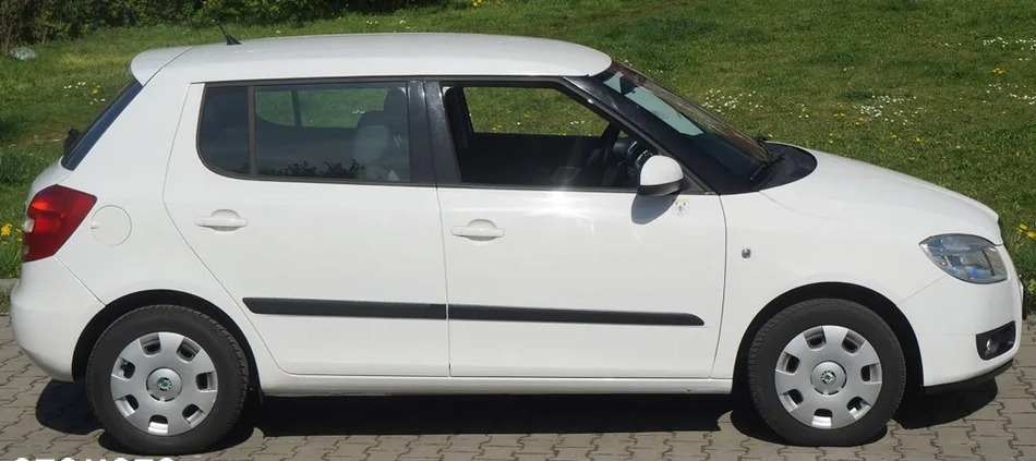 Skoda Fabia cena 17000 przebieg: 157000, rok produkcji 2009 z Bogatynia małe 667